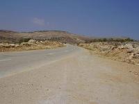 Eine Siedlerstrasse die zwischen Nablus und Beit Furik liegt
